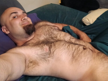 Nacktes geleaktes OnlyFans-Foto von Bearlyconscious