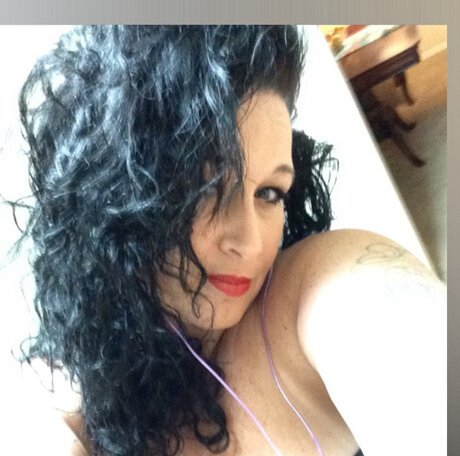 Nacktes geleaktes OnlyFans-Foto von Danielle Mohaned
