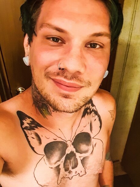 Nacktes geleaktes OnlyFans-Foto von Auzzybear