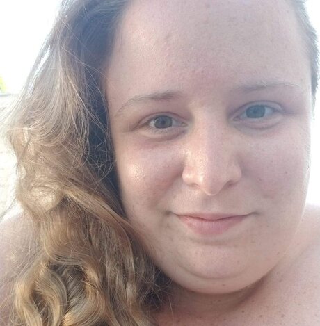 Nacktes geleaktes OnlyFans-Foto von Blonde Bbw