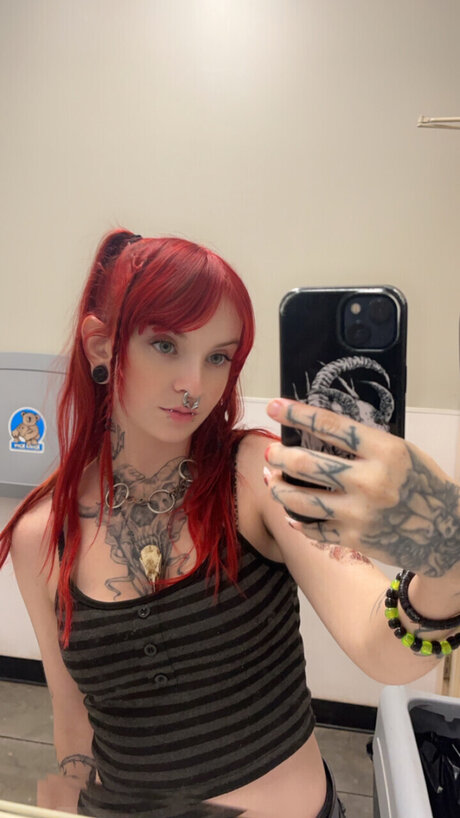 Nacktes geleaktes OnlyFans-Foto von Kaz