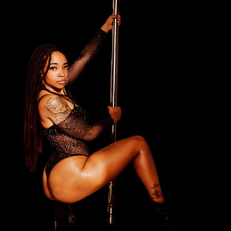 Nacktes geleaktes OnlyFans-Foto von Nekey Witda Dreads