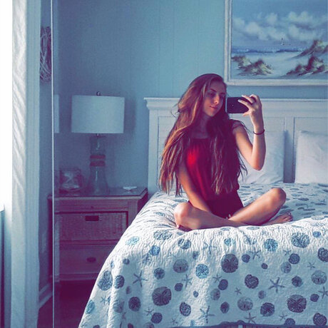 Nacktes geleaktes OnlyFans-Foto von Court