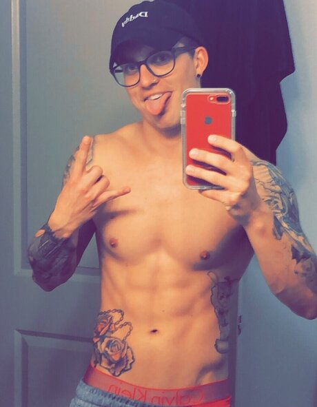 Nacktes geleaktes OnlyFans-Foto von Zander