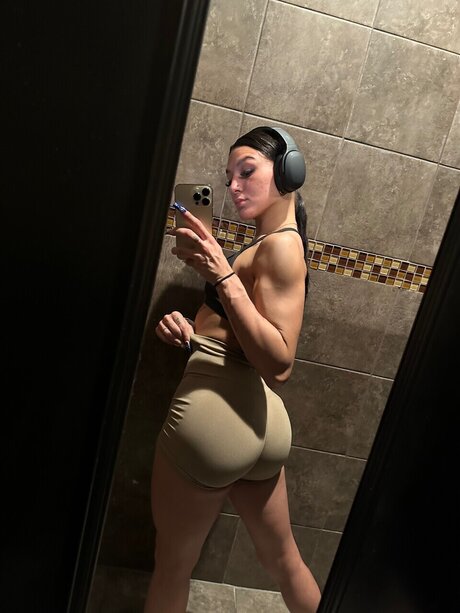 Nacktes geleaktes OnlyFans-Foto von Ash Love