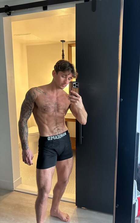 Nacktes geleaktes OnlyFans-Foto von Max
