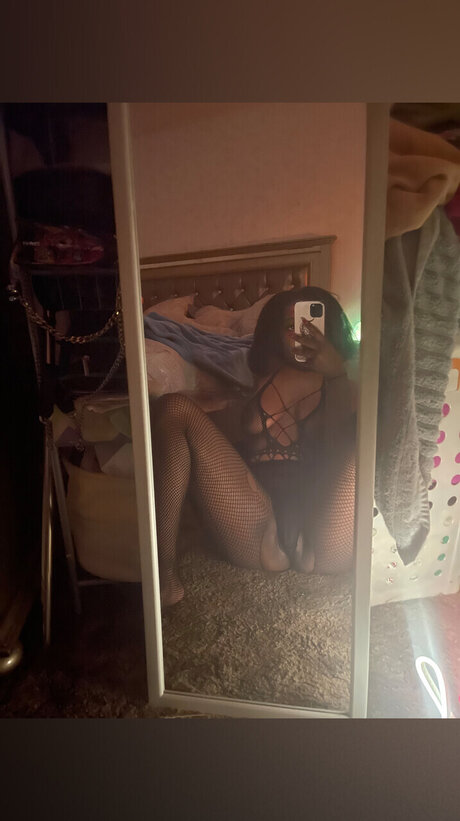 Nacktes geleaktes OnlyFans-Foto von Juicy