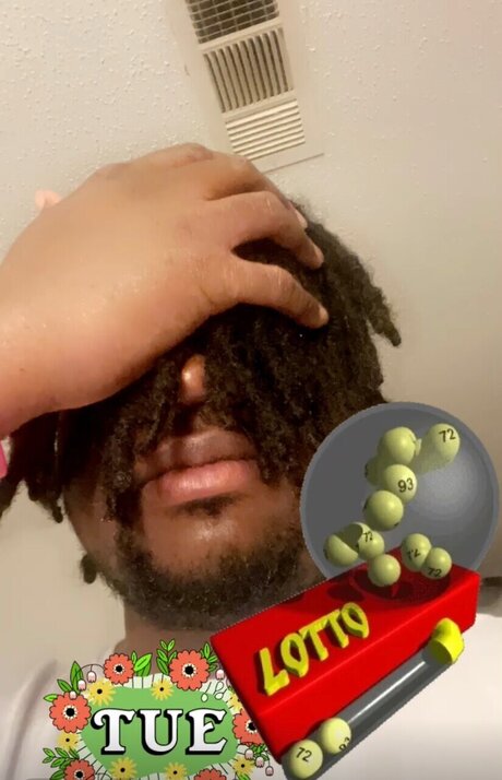 Nacktes geleaktes OnlyFans-Foto von Larry Harrell