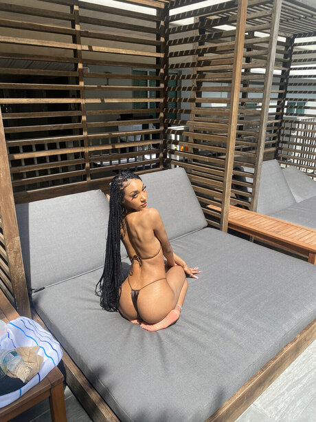 Nacktes geleaktes OnlyFans-Foto von Tt