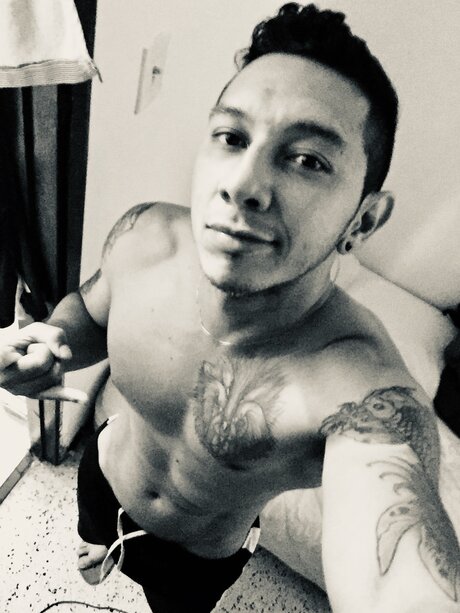 Nacktes geleaktes OnlyFans-Foto von Neo