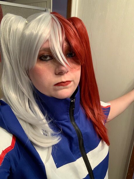 Nacktes geleaktes OnlyFans-Foto von Chunky Cosplaying Lesbian