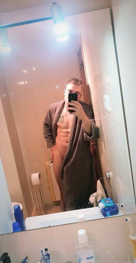 Nacktes geleaktes OnlyFans-Foto von Ragazzi