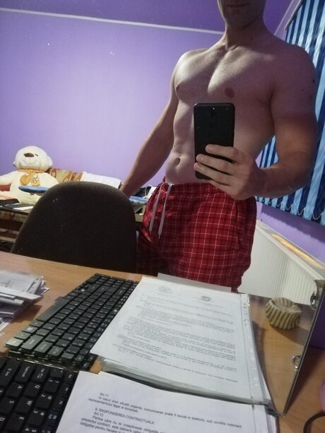 Nacktes geleaktes OnlyFans-Foto von Big Power