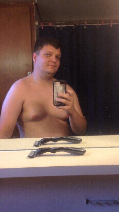 Nacktes geleaktes OnlyFans-Foto von Bobby