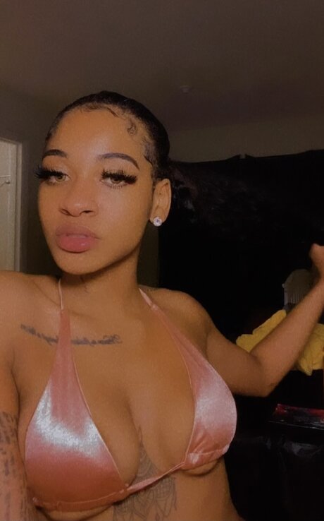 Nacktes geleaktes OnlyFans-Foto von Illy
