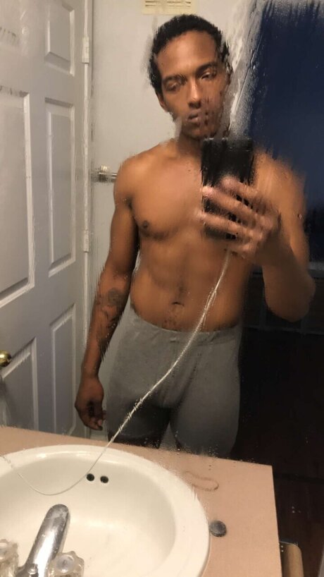 Nacktes geleaktes OnlyFans-Foto von Kingnate
