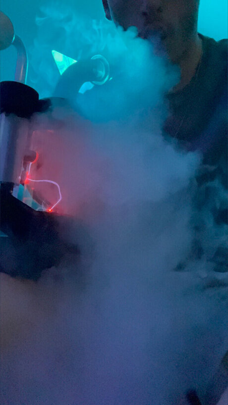 Nacktes geleaktes OnlyFans-Foto von Cloudblowinjerk