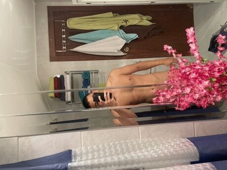 Nacktes geleaktes OnlyFans-Foto von Lenis