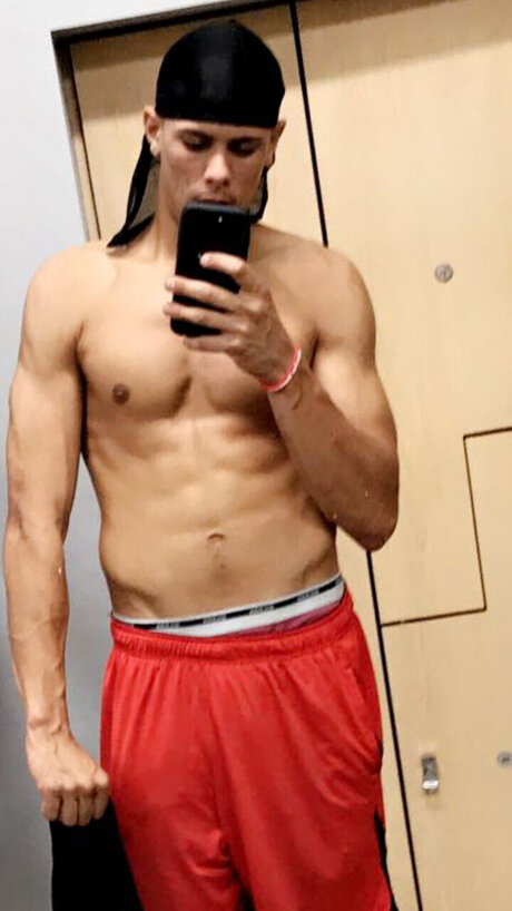 Nacktes geleaktes OnlyFans-Foto von Elijah Rhea