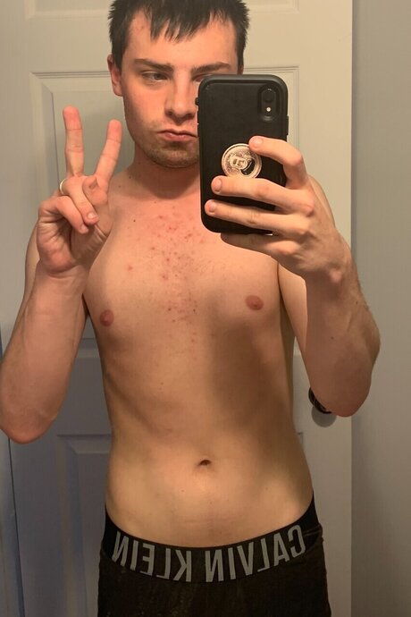 Nacktes geleaktes OnlyFans-Foto von Josh