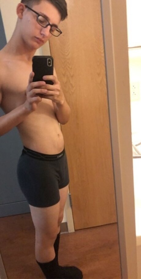 Nacktes geleaktes OnlyFans-Foto von Toby Grinie