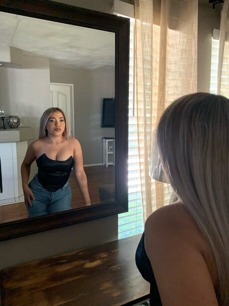Nacktes geleaktes OnlyFans-Foto von Elizabeth