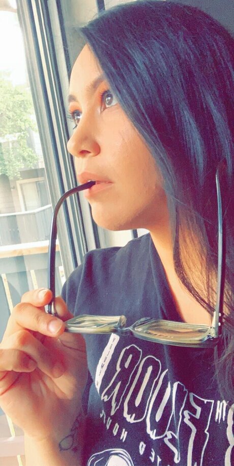 Nacktes geleaktes OnlyFans-Foto von Ariel
