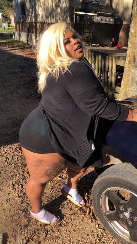 Nacktes geleaktes OnlyFans-Foto von Ariane Encalade