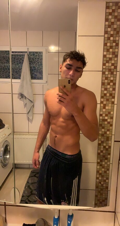 Nacktes geleaktes OnlyFans-Foto von Yoyo