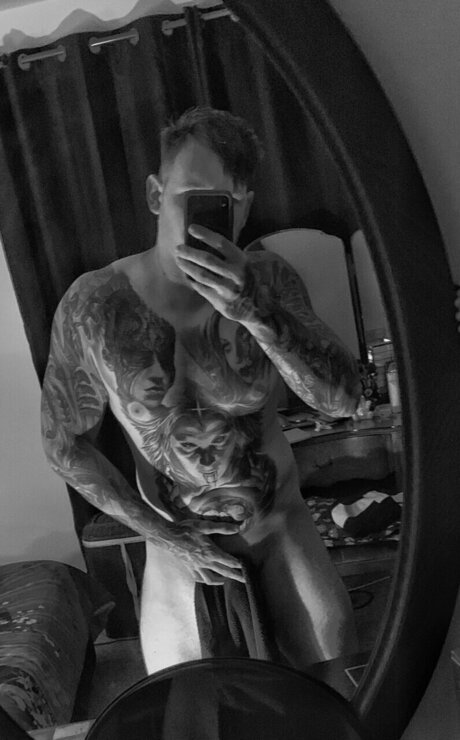 Nacktes geleaktes OnlyFans-Foto von Justmejulian