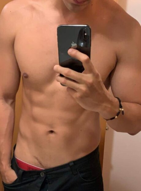 Nacktes geleaktes OnlyFans-Foto von Pepe Nsfw