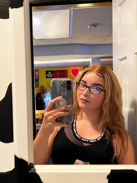 Nacktes geleaktes OnlyFans-Foto von Angel Baby