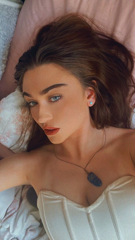 Nacktes geleaktes OnlyFans-Foto von Sophie
