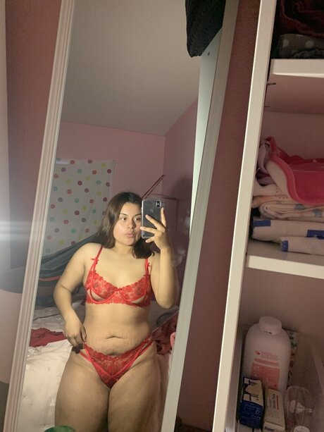 Nacktes geleaktes OnlyFans-Foto von Notyurgirll