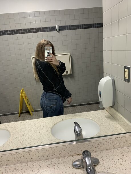 Nacktes geleaktes OnlyFans-Foto von Julz