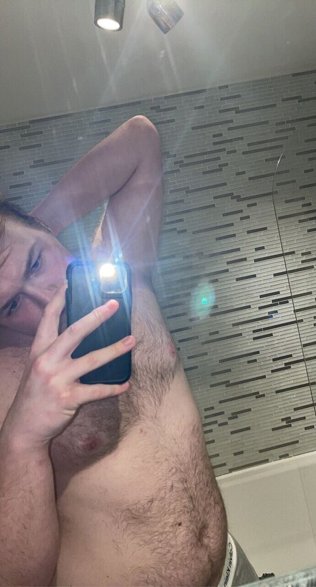 Nacktes geleaktes OnlyFans-Foto von Kieran