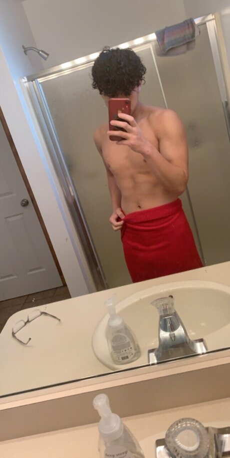 Nacktes geleaktes OnlyFans-Foto von Evan
