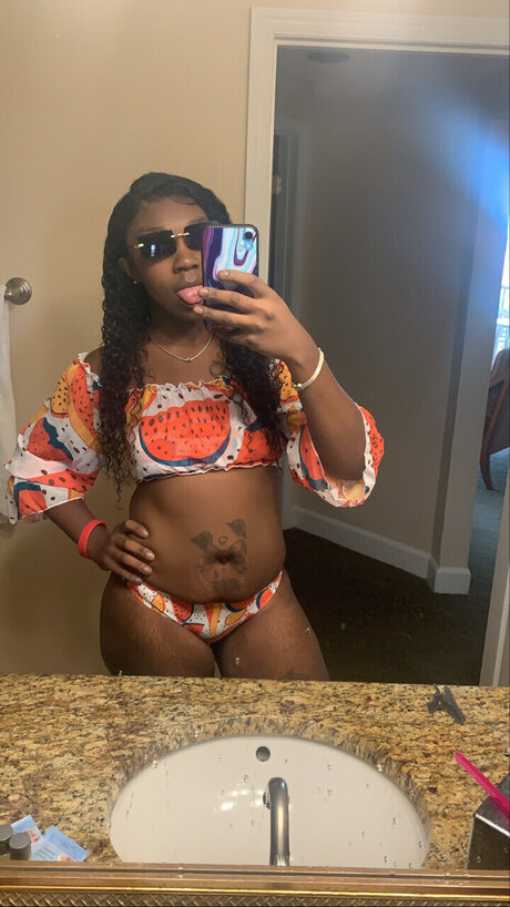 Nacktes geleaktes OnlyFans-Foto von Mskethatbaby