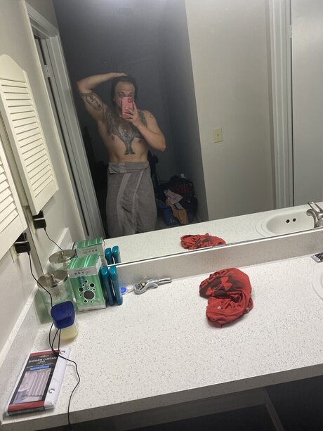 Nacktes geleaktes OnlyFans-Foto von Chris