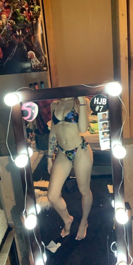 Nacktes geleaktes OnlyFans-Foto von Molly