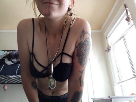 Nacktes geleaktes OnlyFans-Foto von Lady
