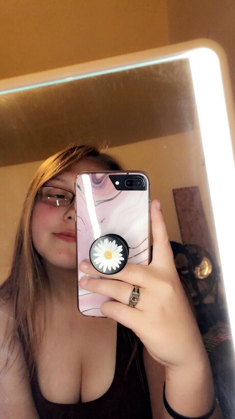 Nacktes geleaktes OnlyFans-Foto von Hailee
