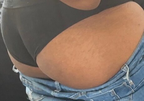 Nacktes geleaktes OnlyFans-Foto von Love 