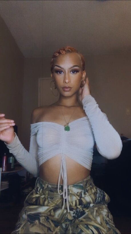 Nacktes geleaktes OnlyFans-Foto von Chelle