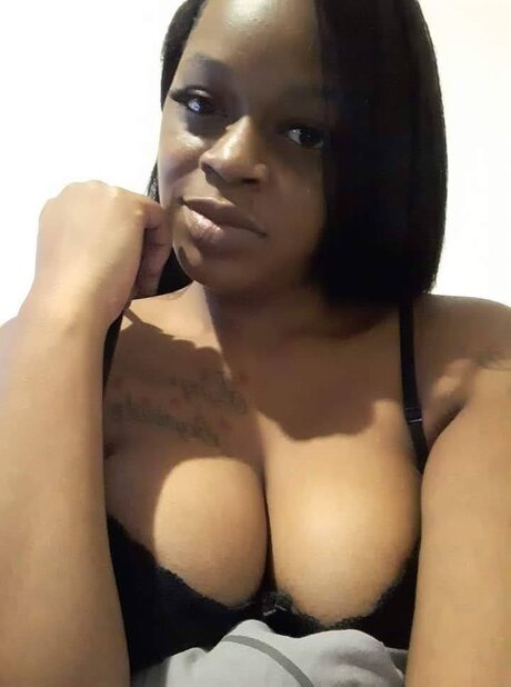Nacktes geleaktes OnlyFans-Foto von Unwrittennita