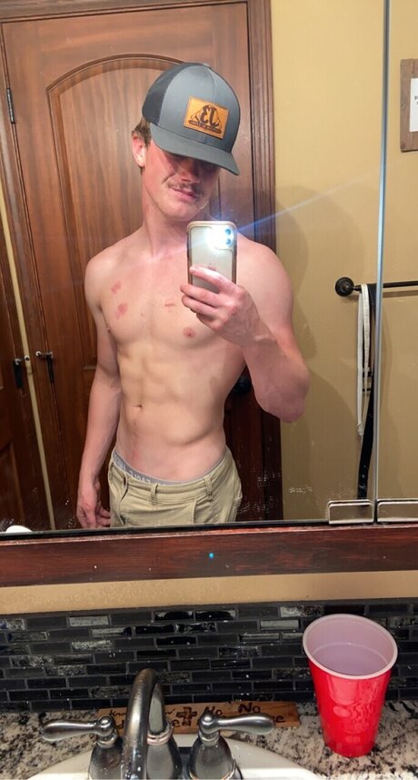 Nacktes geleaktes OnlyFans-Foto von Kyle Kent