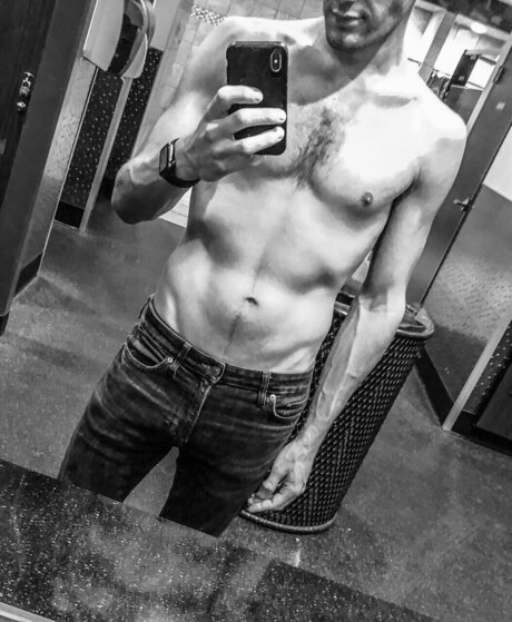 Nacktes geleaktes OnlyFans-Foto von Gemini