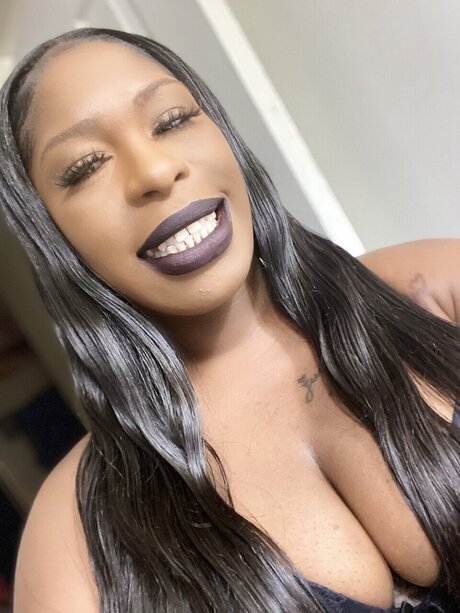 Nacktes geleaktes OnlyFans-Foto von Buffysaintmarie