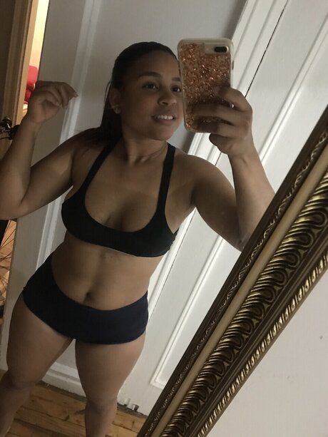 Nacktes geleaktes OnlyFans-Foto von Flor