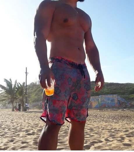 Nacktes geleaktes OnlyFans-Foto von Daddy2tone
